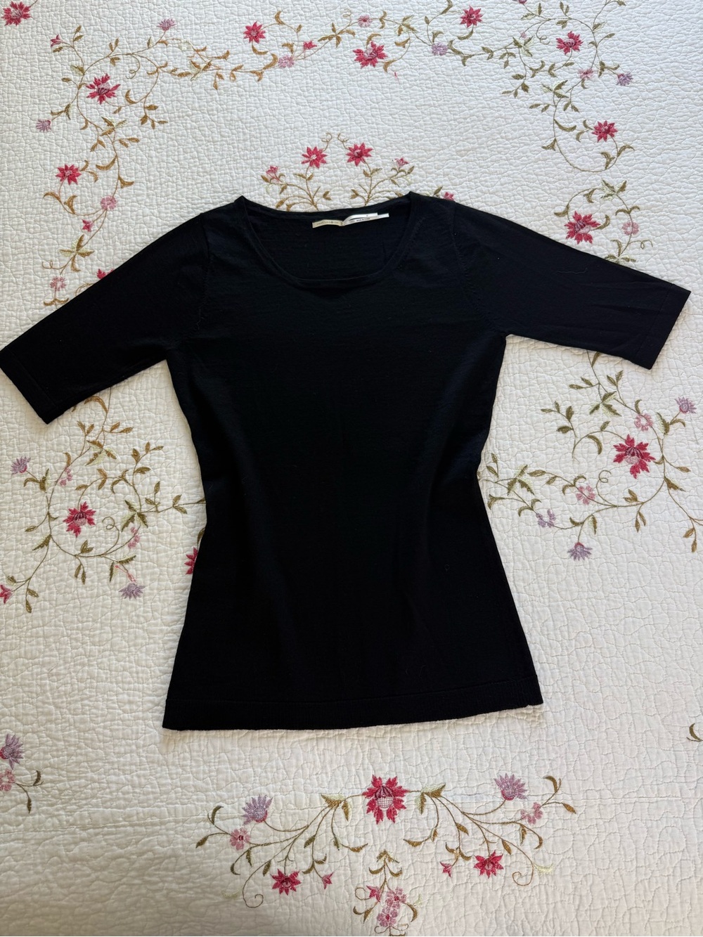 Max studio Women’s Black Top 100% Wool size XSmall